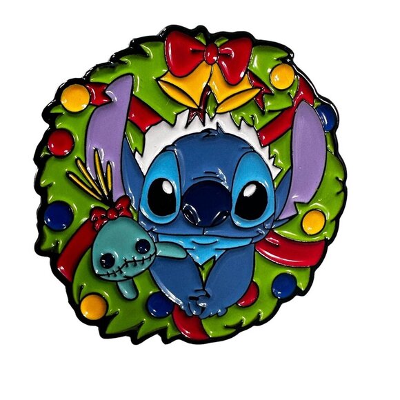 Stitch Scrump Lapel Pin Christmas Wreath Accessories Jewelry Brooch Badge Pin - Picture 1 of 8